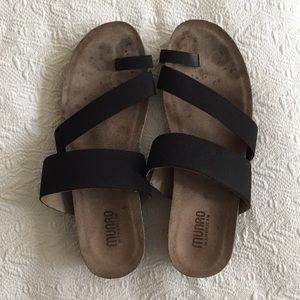Munro ‘Aries’ Sandal - Great Condition